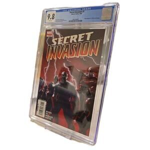 Secrete Invation #1 CGC 9.8 WP CGC Mint Case